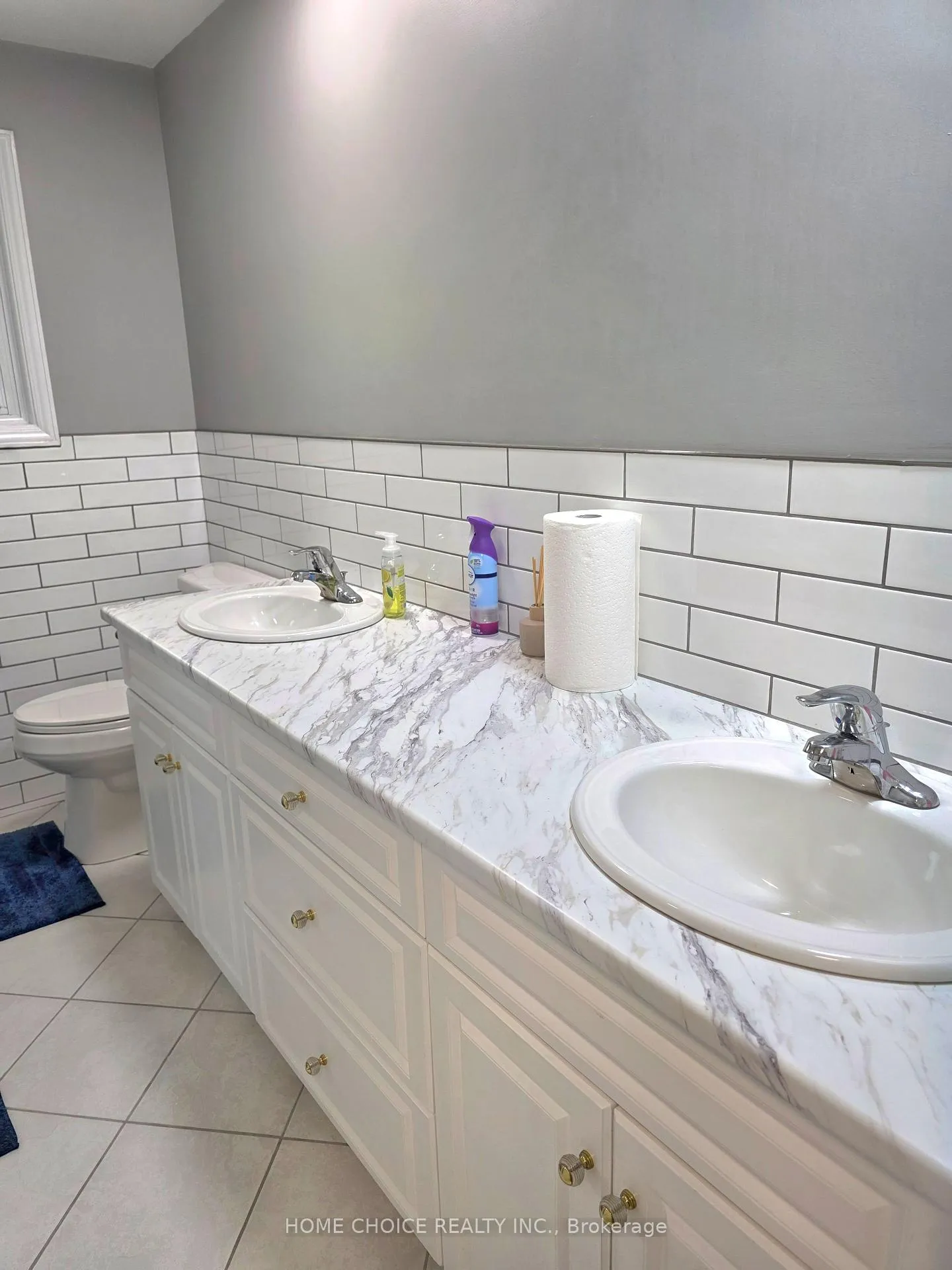 Photo 19 of 130 Champlain Crescent, Kitchener, Heritage Park - Kitchener — HOMEH