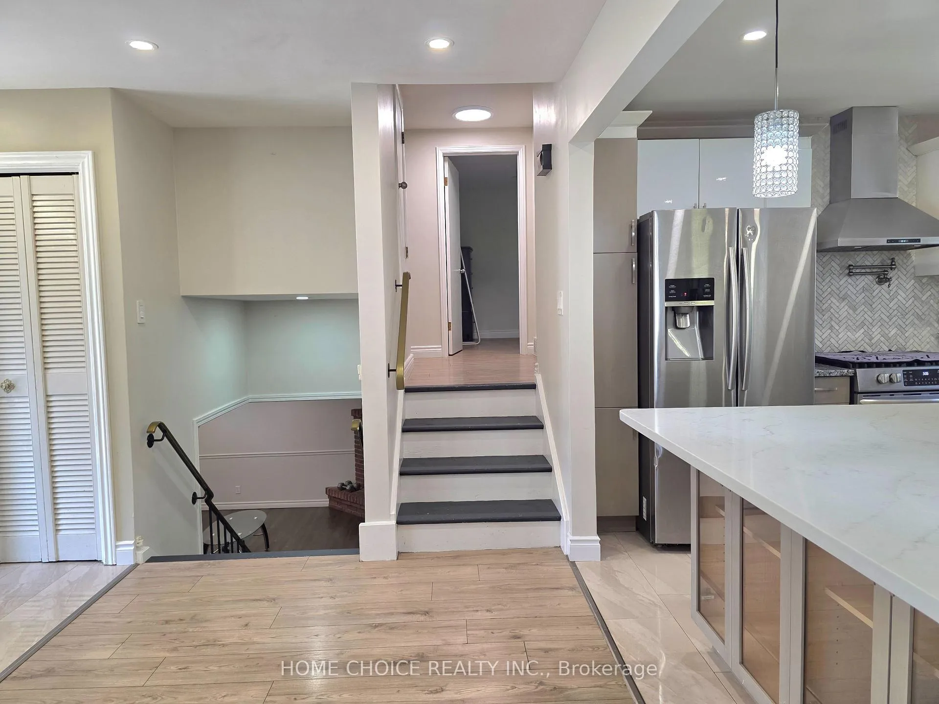 Photo 22 of 130 Champlain Crescent, Kitchener, Heritage Park - Kitchener — HOMEH