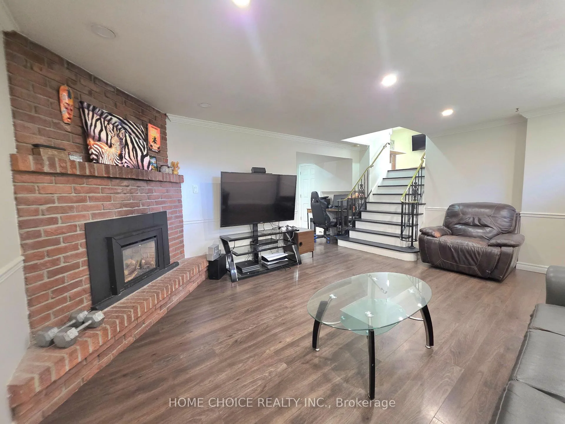Photo 25 of 130 Champlain Crescent, Kitchener, Heritage Park - Kitchener — HOMEH