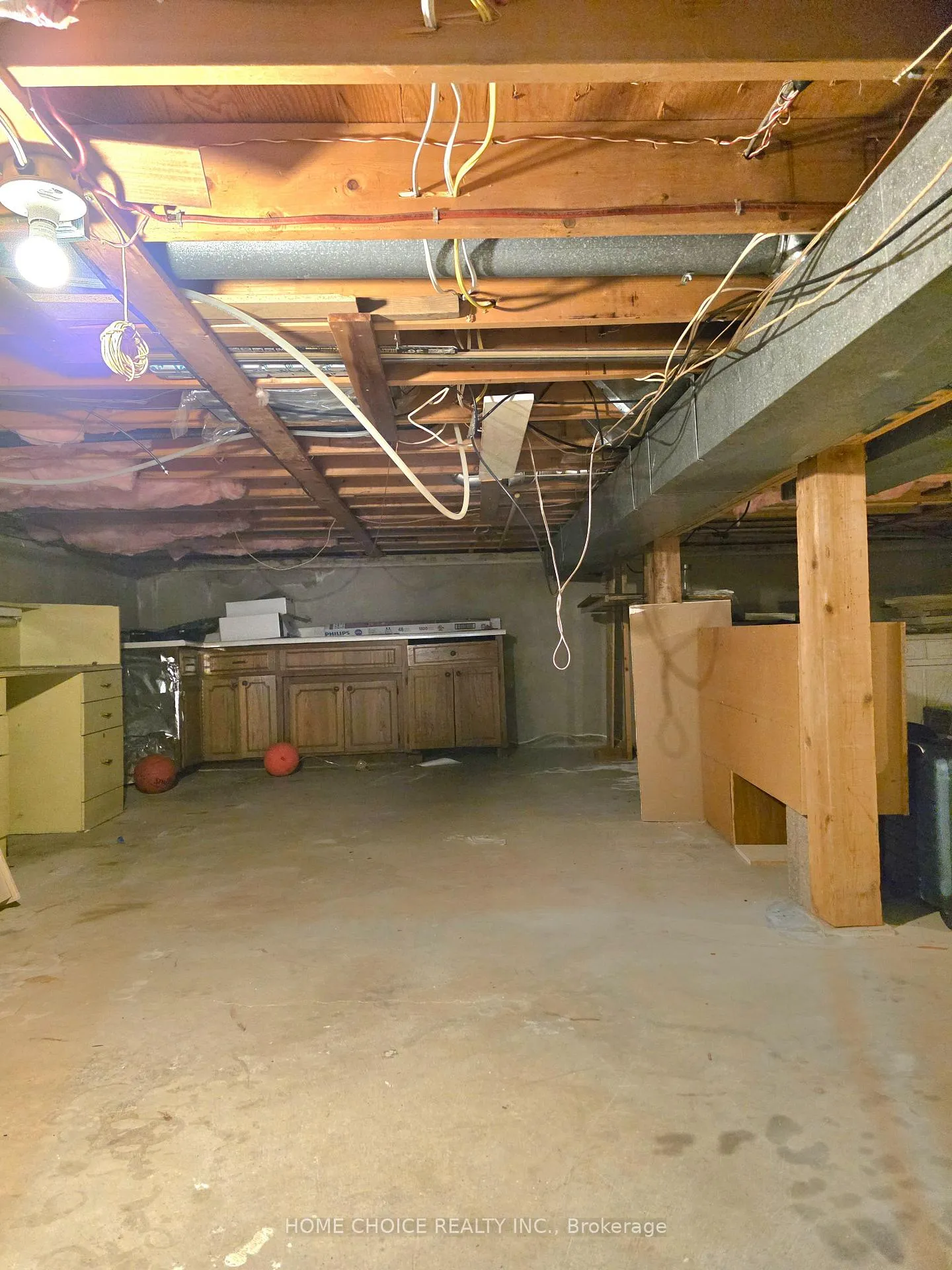 Photo 28 of 130 Champlain Crescent, Kitchener, Heritage Park - Kitchener — HOMEH