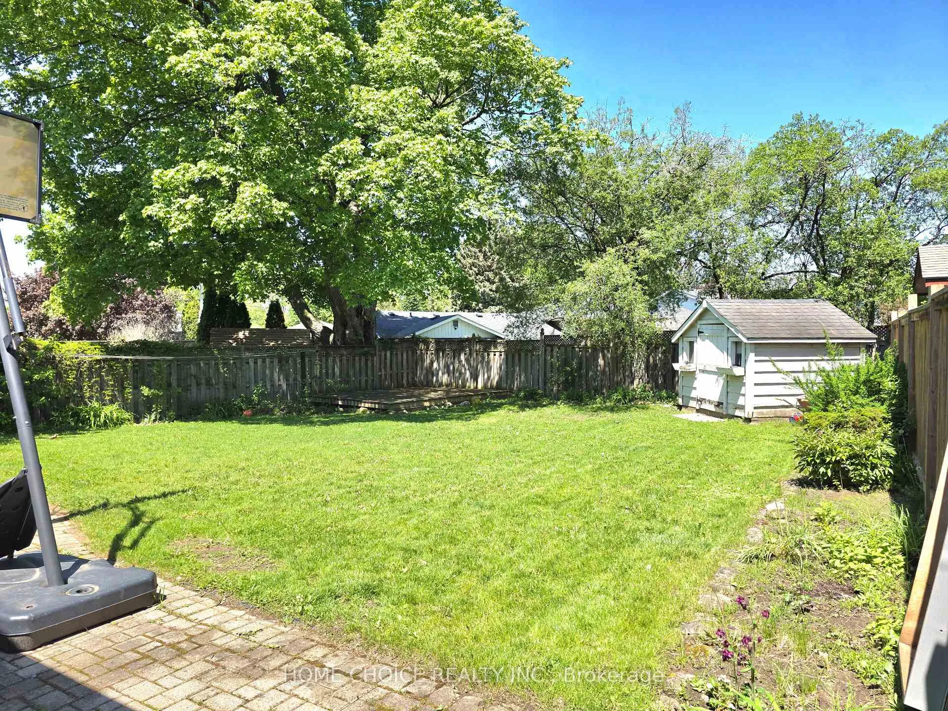 Photo 40 of 130 Champlain Crescent, Kitchener, Heritage Park - Kitchener — HOMEH