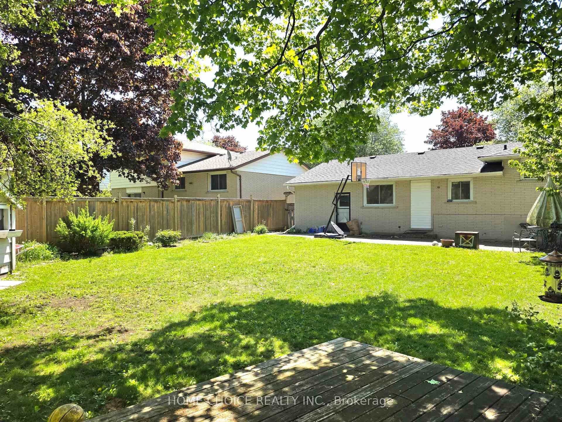 Photo 41 of 130 Champlain Crescent, Kitchener, Heritage Park - Kitchener — HOMEH