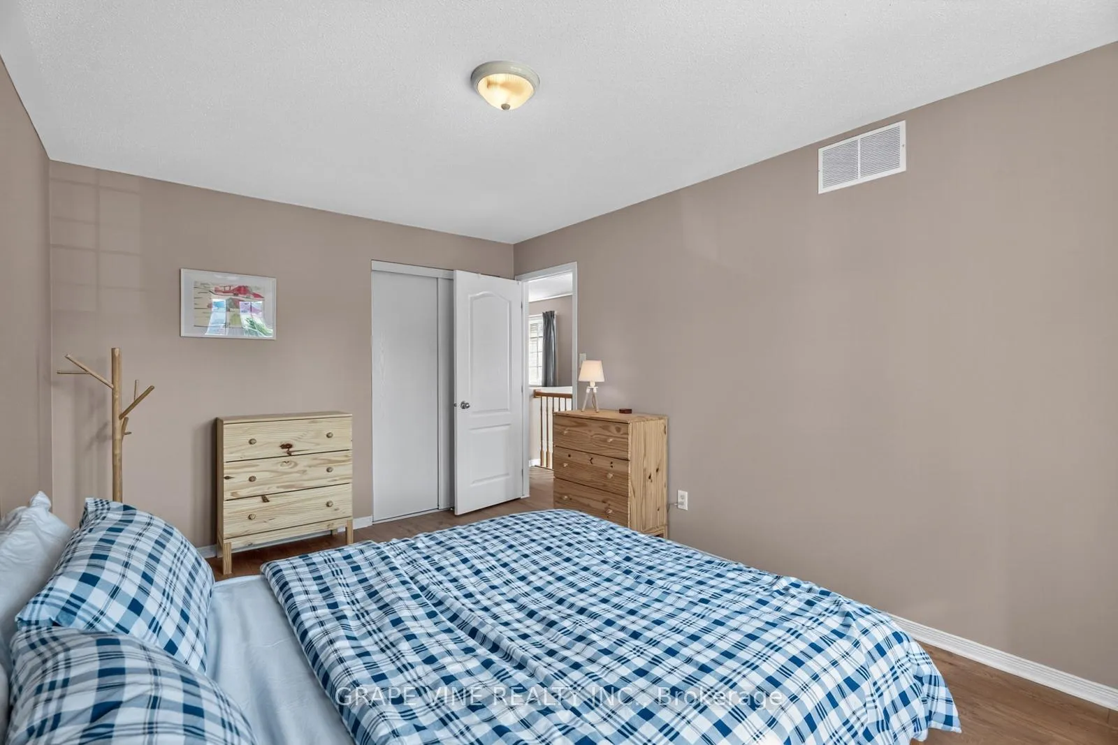 Photo 29 of 21 Fieldberry Private, Ottawa, Barrhaven - Stonebridge — HOMEH