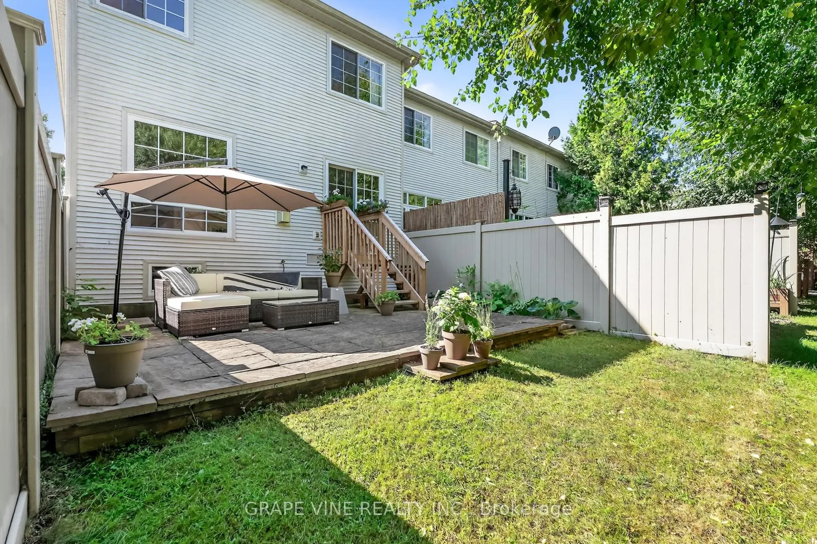 Photo 30 of 21 Fieldberry Private, Ottawa, Barrhaven - Stonebridge — HOMEH