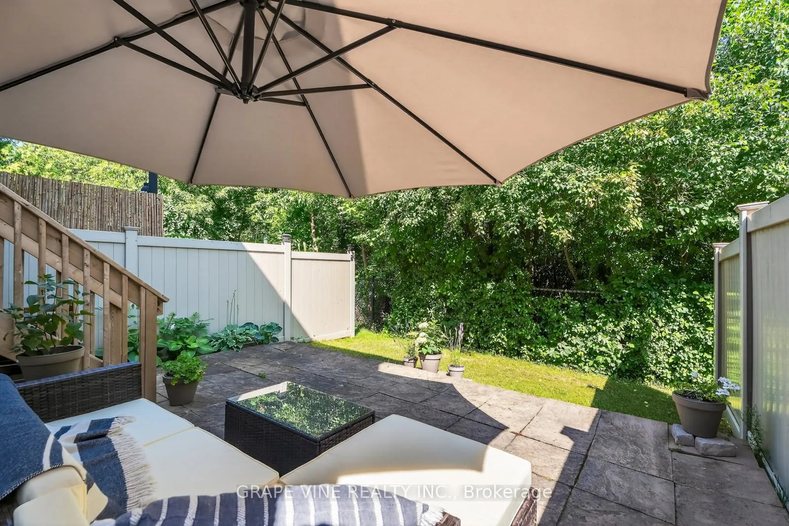 Photo 31 of 21 Fieldberry Private, Ottawa, Barrhaven - Stonebridge — HOMEH