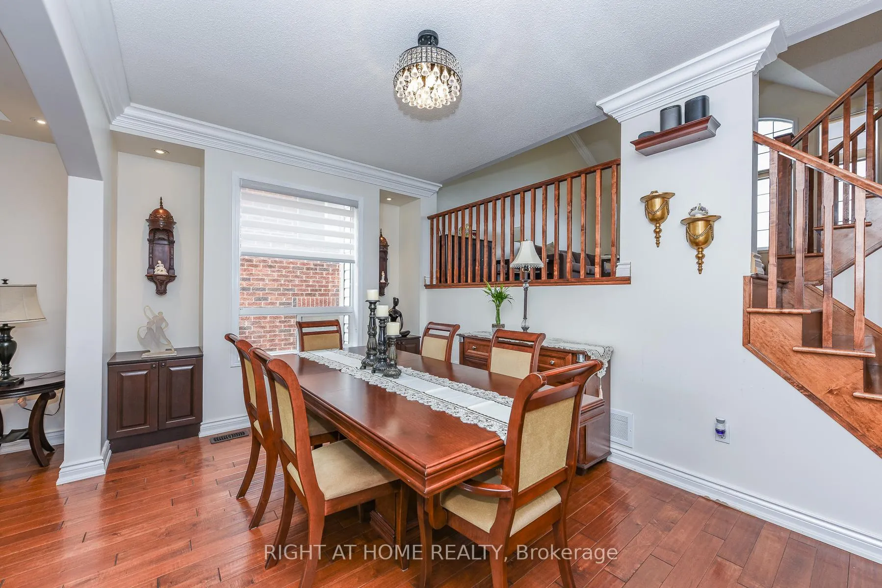 Photo 7 of 4 Dencor Street, Brampton, Credit Valley — HOMEH