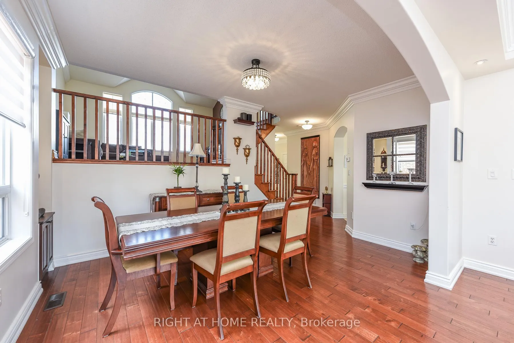 Photo 10 of 4 Dencor Street, Brampton, Credit Valley — HOMEH