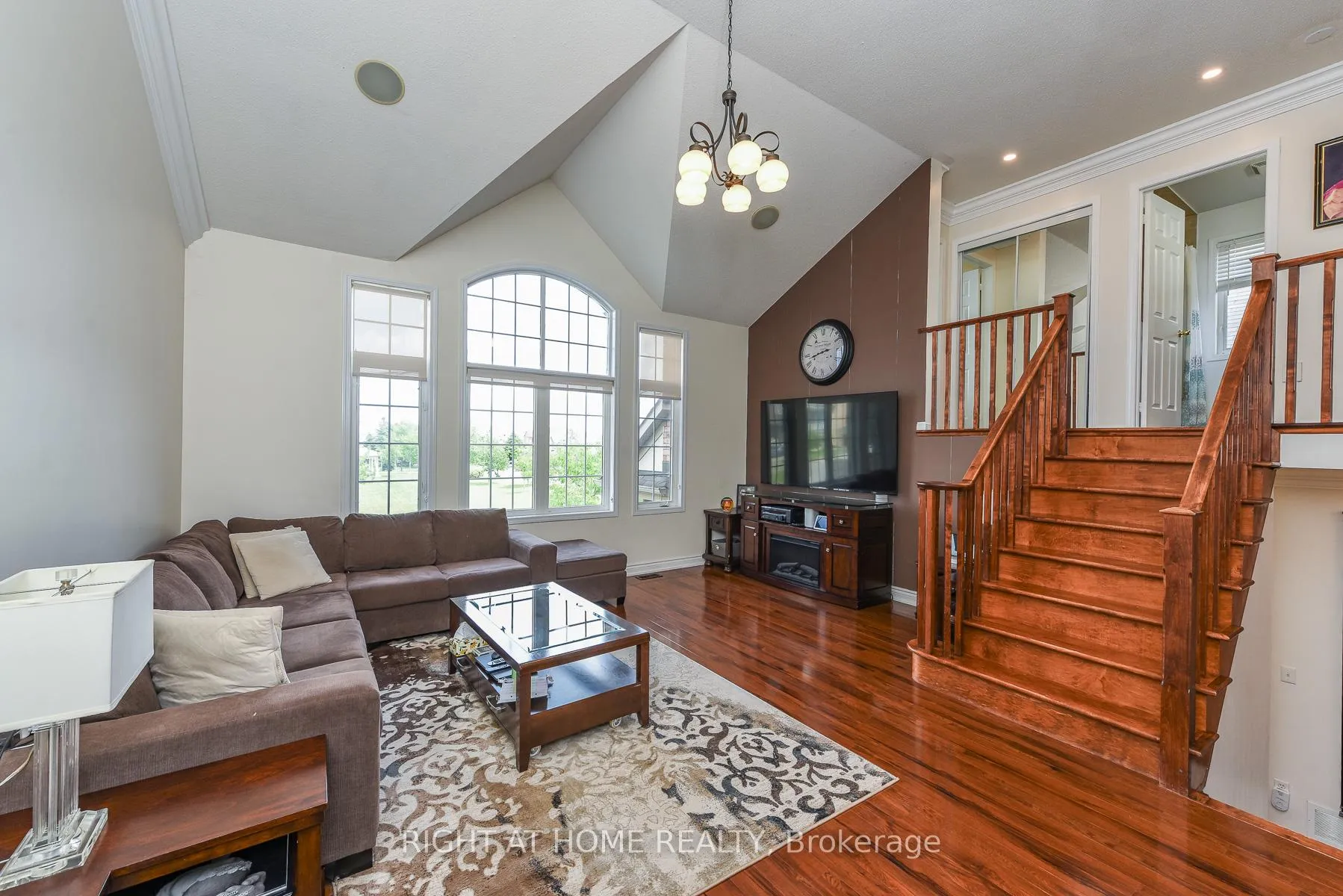 Photo 14 of 4 Dencor Street, Brampton, Credit Valley — HOMEH