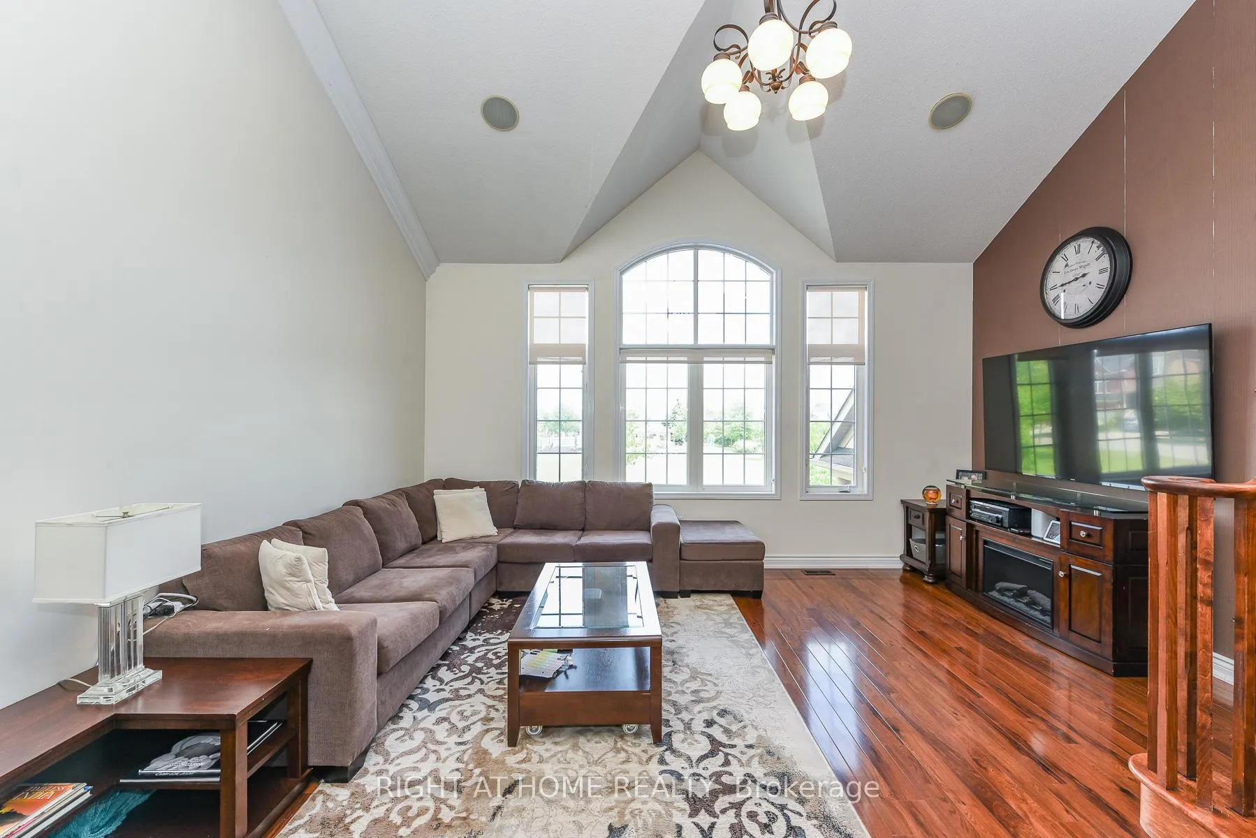 Photo 15 of 4 Dencor Street, Brampton, Credit Valley — HOMEH