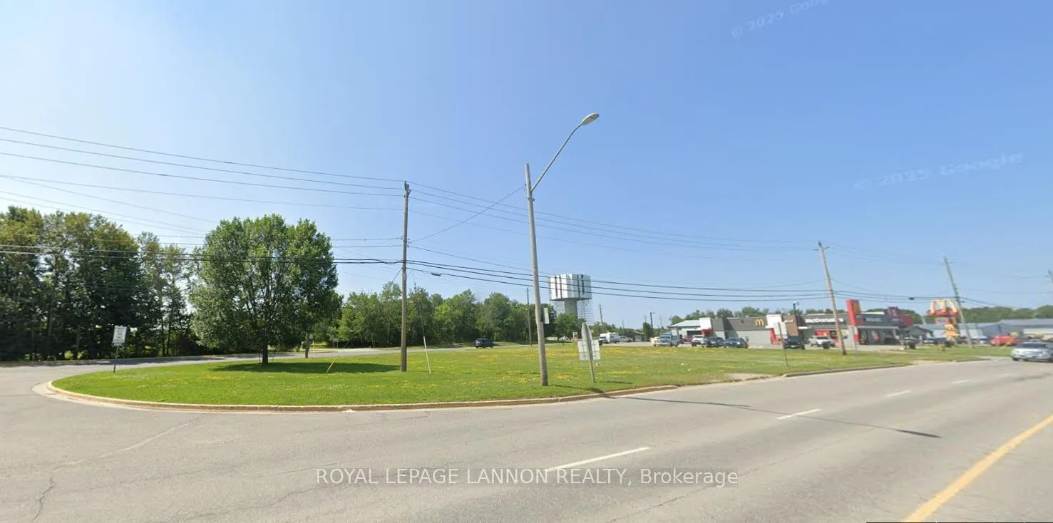 Photo 6 of 821 Kings, Fort Frances — HOMEH
