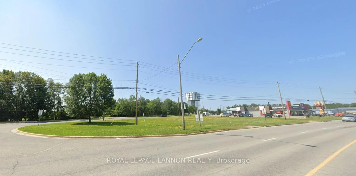 Photo 4 of 821 Kings, Fort Frances — HOMEH