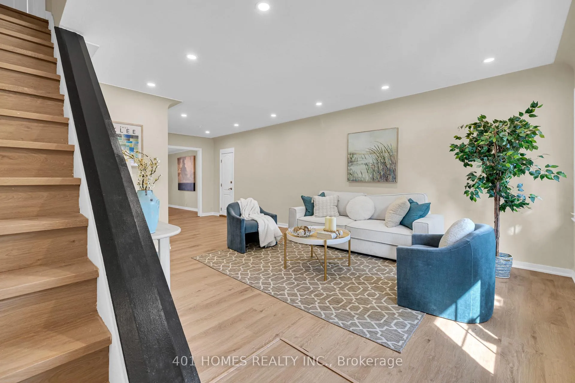 Photo 3 of 3711 Dandurand Boulevard, Windsor — HOMEH