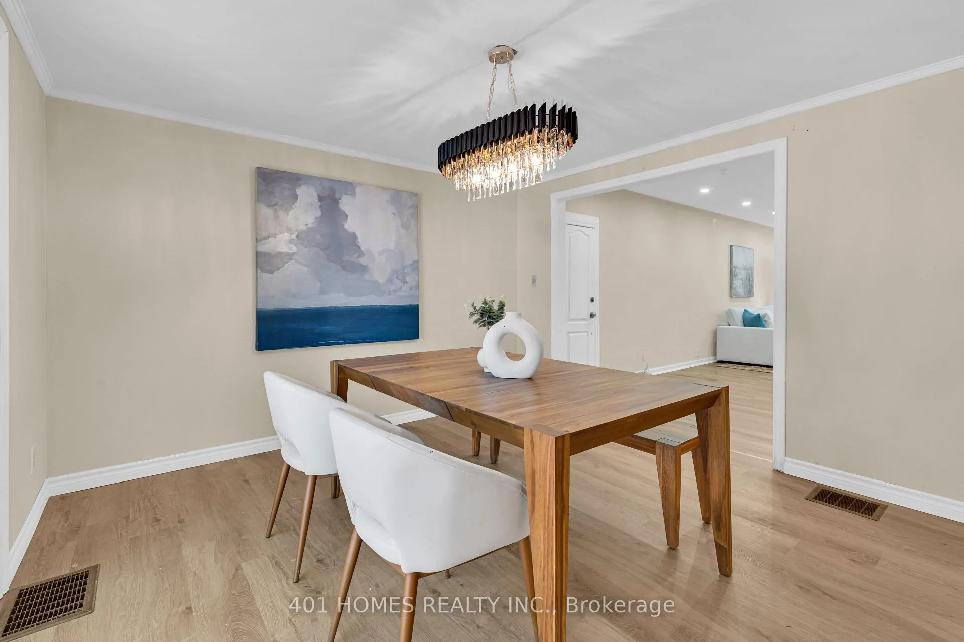 Photo 4 of 3711 Dandurand Boulevard, Windsor — HOMEH
