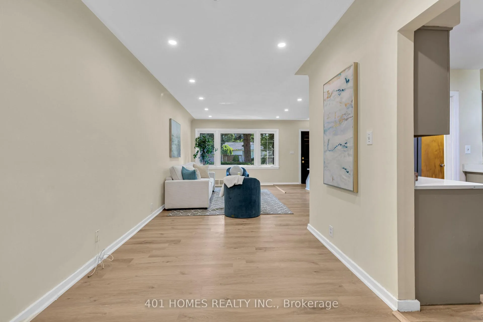 Photo 5 of 3711 Dandurand Boulevard, Windsor — HOMEH