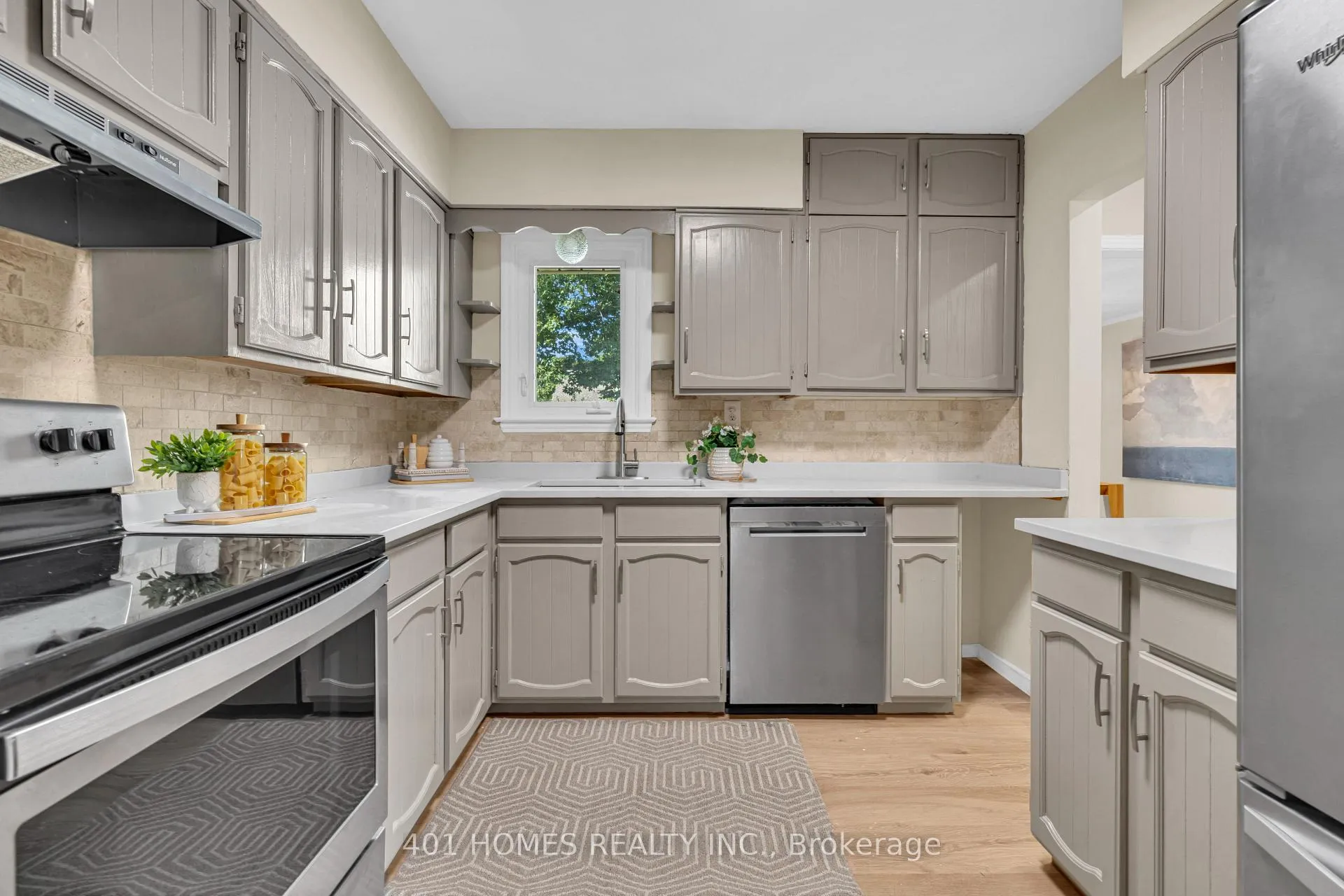 Photo 8 of 3711 Dandurand Boulevard, Windsor — HOMEH
