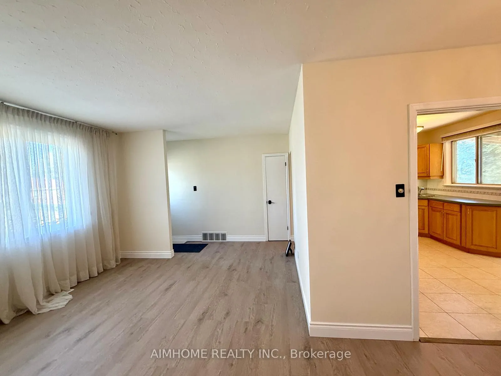 Photo 4 of Unit Main, 1298 Minden Street, Oshawa, Lakeview — HOMEH