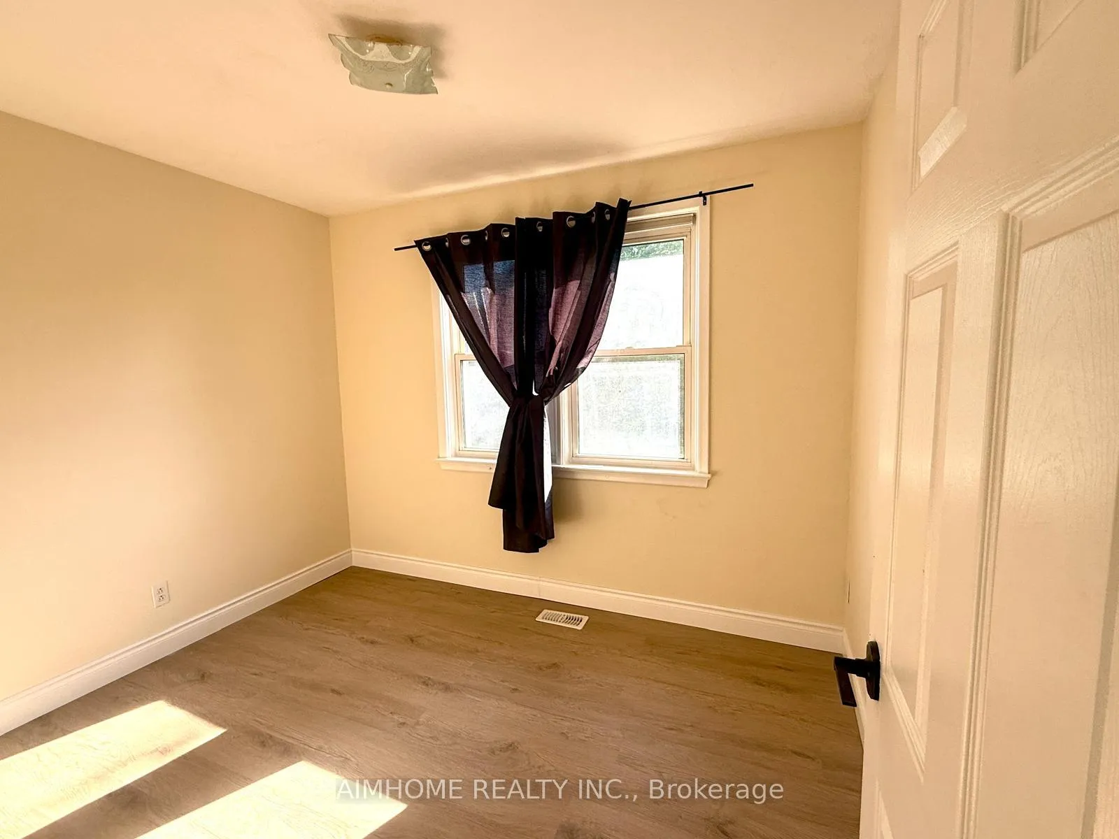 Photo 5 of Unit Main, 1298 Minden Street, Oshawa, Lakeview — HOMEH