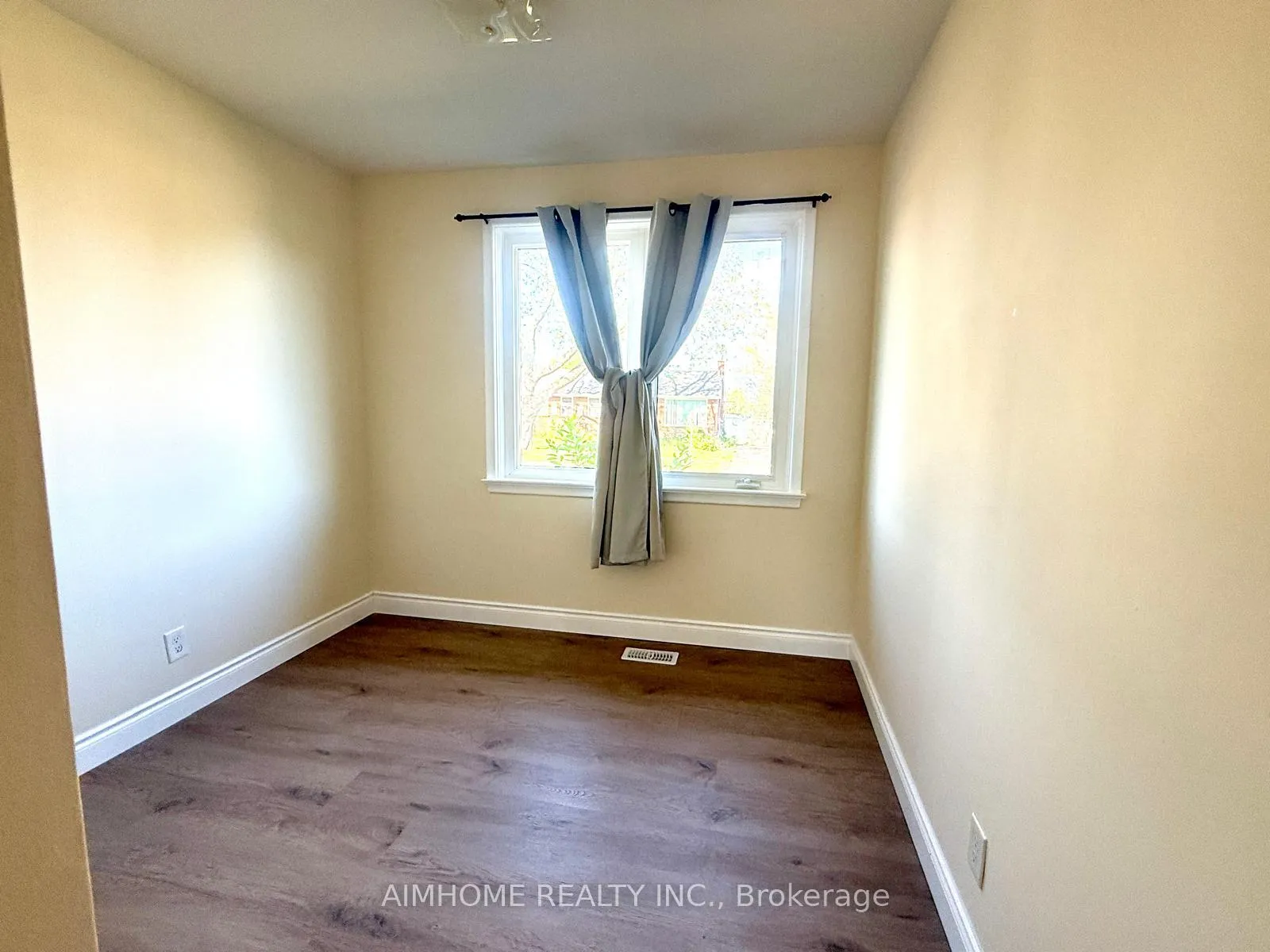 Photo 6 of Unit Main, 1298 Minden Street, Oshawa, Lakeview — HOMEH