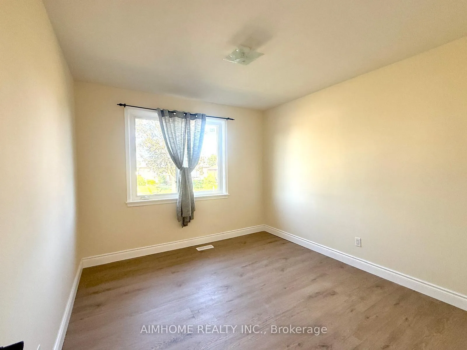 Photo 7 of Unit Main, 1298 Minden Street, Oshawa, Lakeview — HOMEH