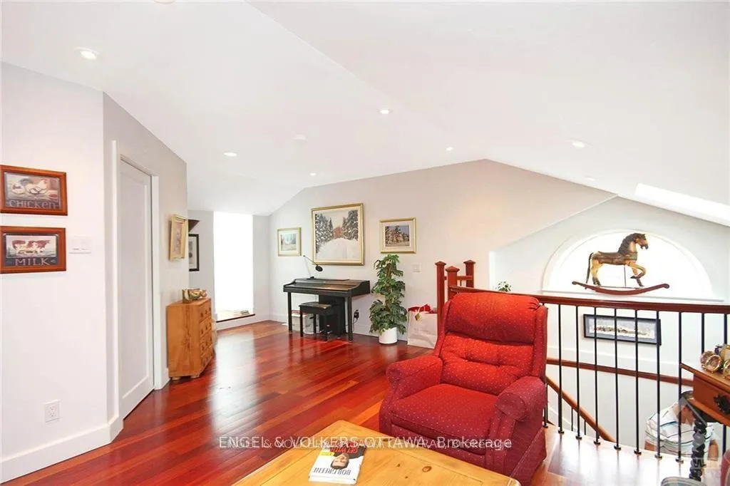 Photo 20 of 281 Kirchoffer Avenue, Ottawa, Westboro West — HOMEH