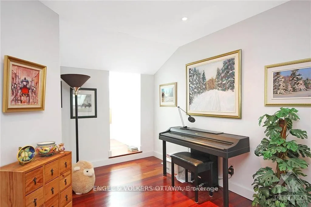 Photo 21 of 281 Kirchoffer Avenue, Ottawa, Westboro West — HOMEH