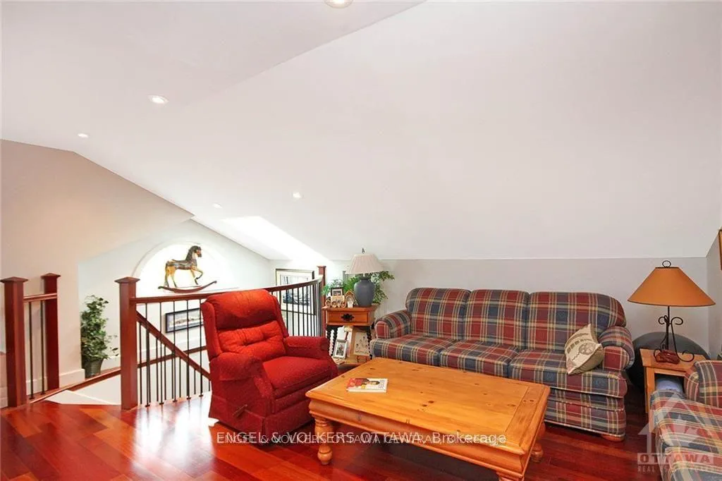 Photo 24 of 281 Kirchoffer Avenue, Ottawa, Westboro West — HOMEH