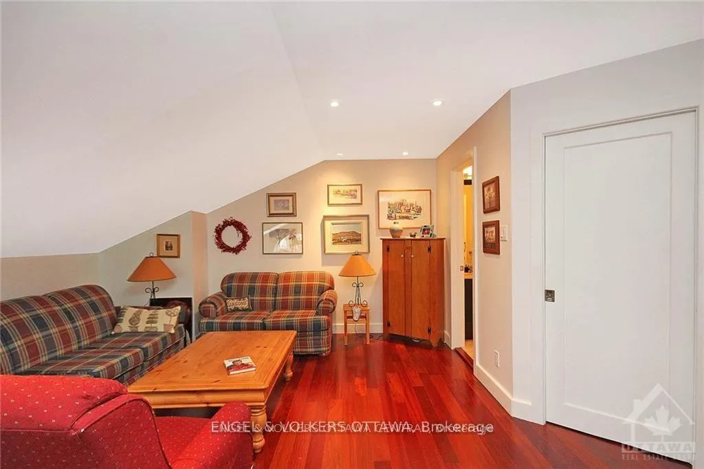 Photo 26 of 281 Kirchoffer Avenue, Ottawa, Westboro West — HOMEH