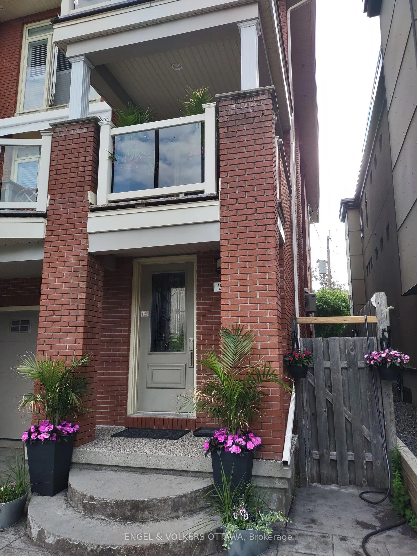 Photo 37 of 281 Kirchoffer Avenue, Ottawa, Westboro West — HOMEH