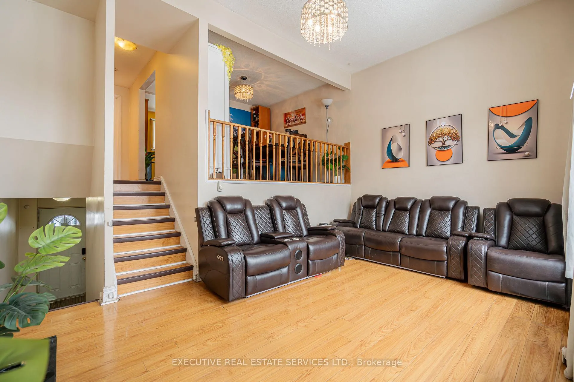 Photo 4 of 25 Briar Path, Brampton, Avondale — HOMEH