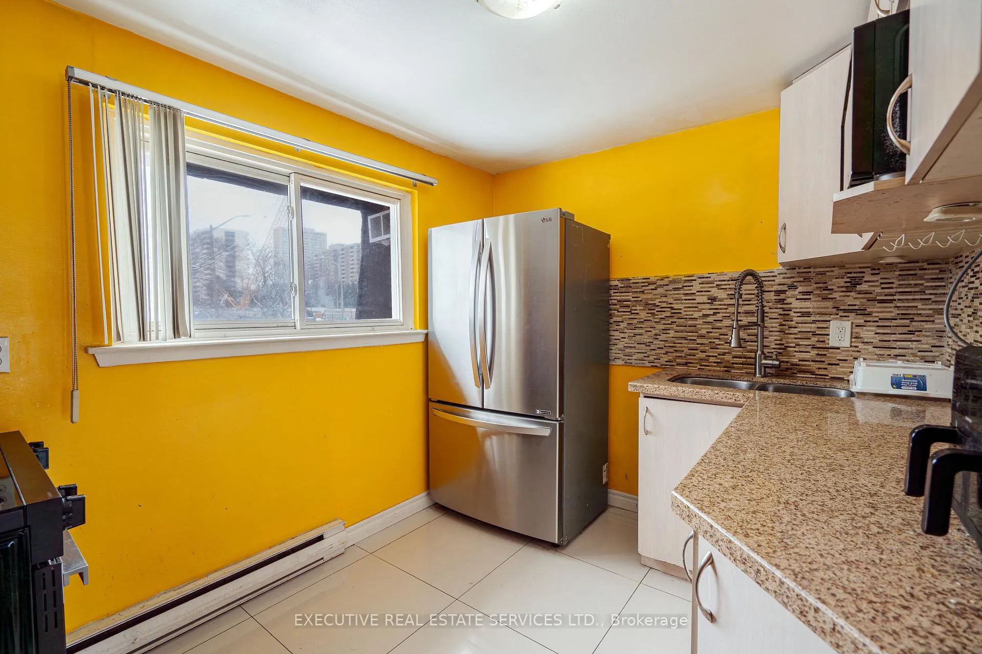 Photo 8 of 25 Briar Path, Brampton, Avondale — HOMEH