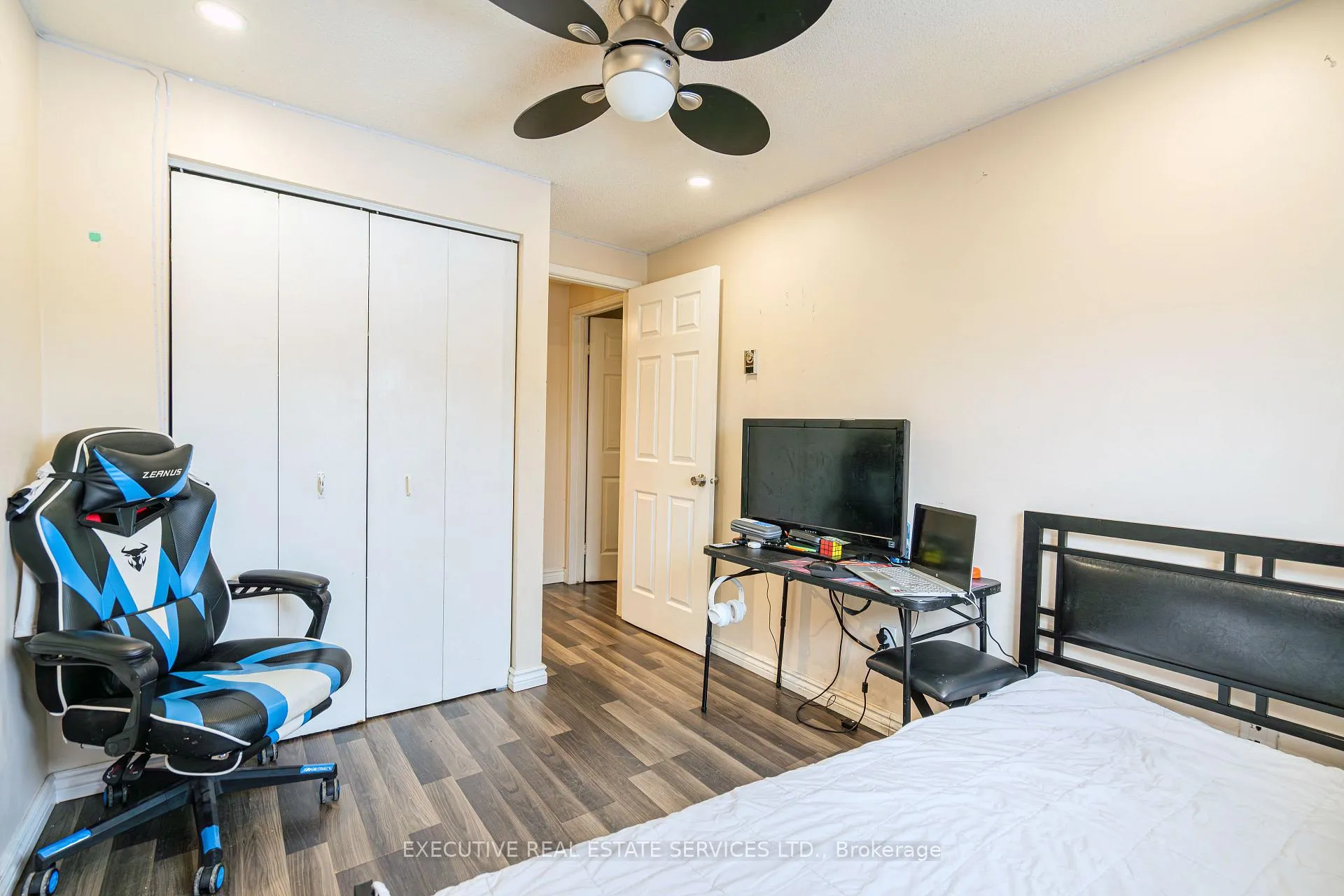 Photo 22 of 25 Briar Path, Brampton, Avondale — HOMEH