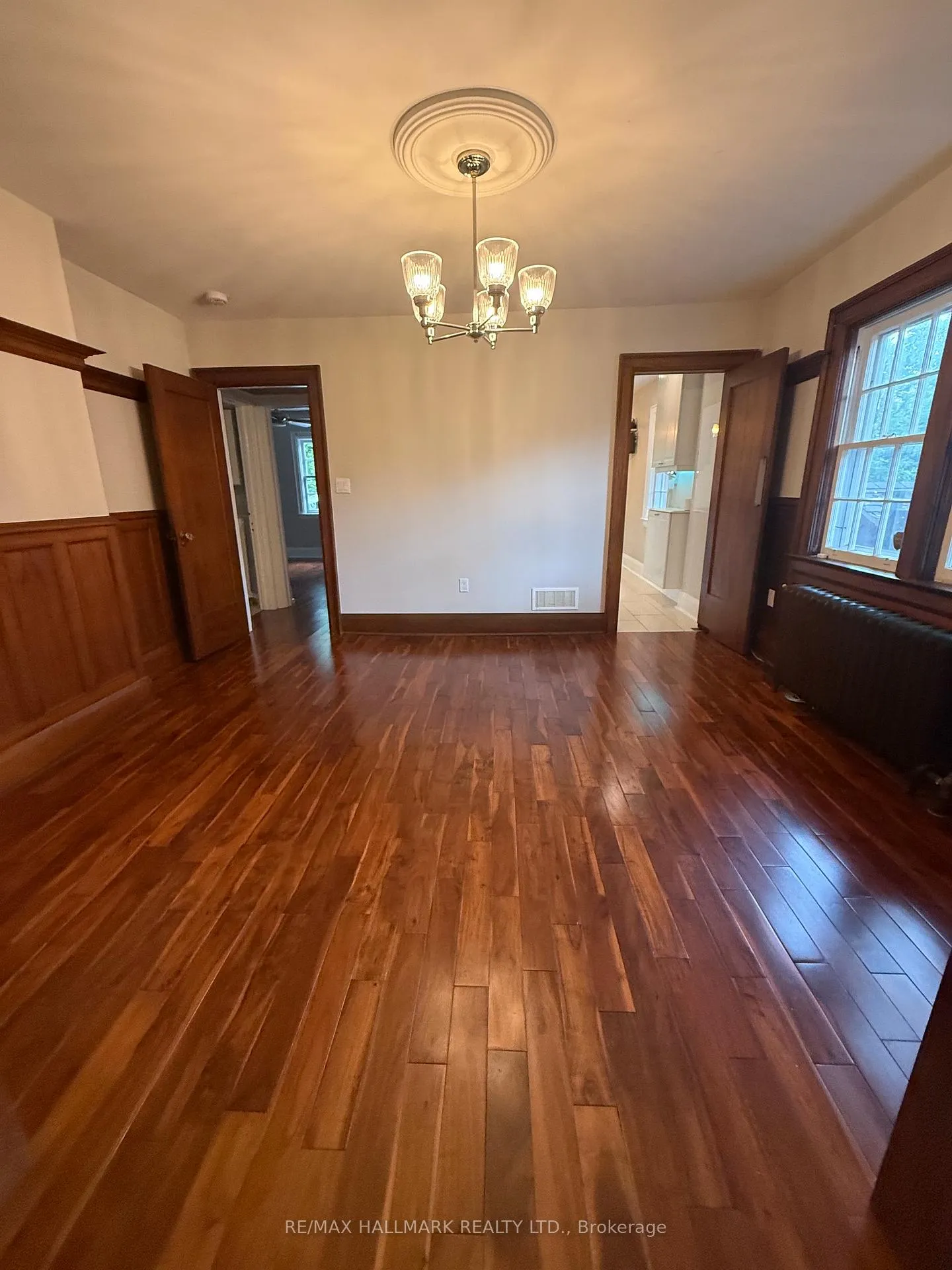 Photo 5 of 368 Mount Pleasant Road, Toronto, Rosedale-Moore Park — HOMEH