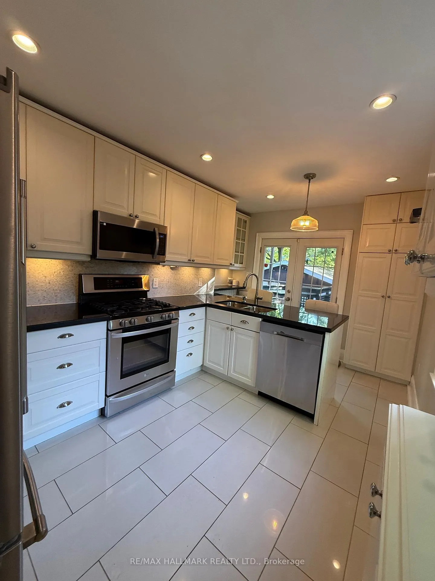 Photo 6 of 368 Mount Pleasant Road, Toronto, Rosedale-Moore Park — HOMEH