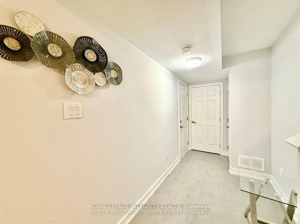 Photo 4 of 237 Anyolite Private, Ottawa, Barrhaven - Heritage Park — HOMEH