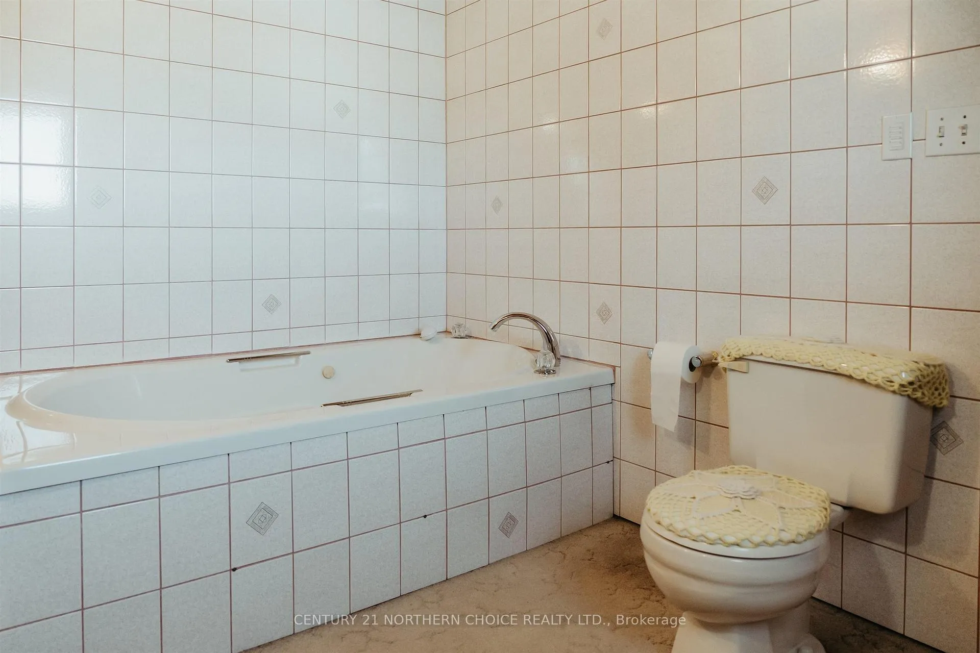 Photo 21 of 996 Redditt Road, Kenora, Redditt Road West — HOMEH