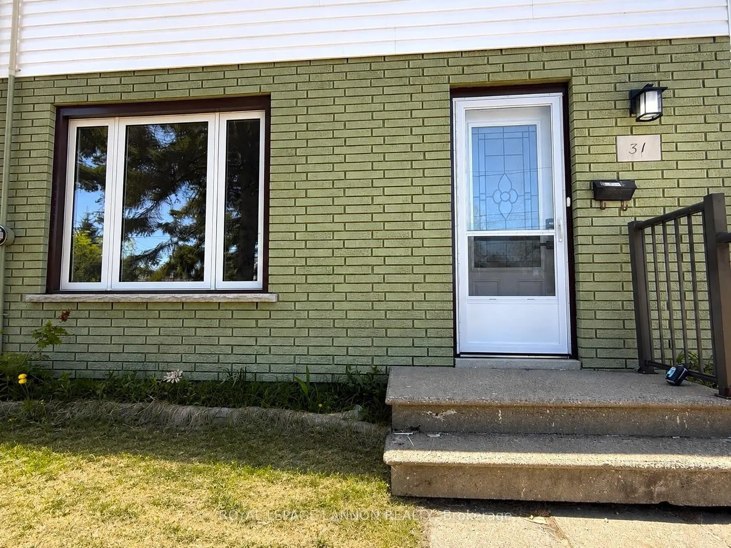Photo 2 of 31 Matthews Street, Thunder Bay, Shuniah — HOMEH