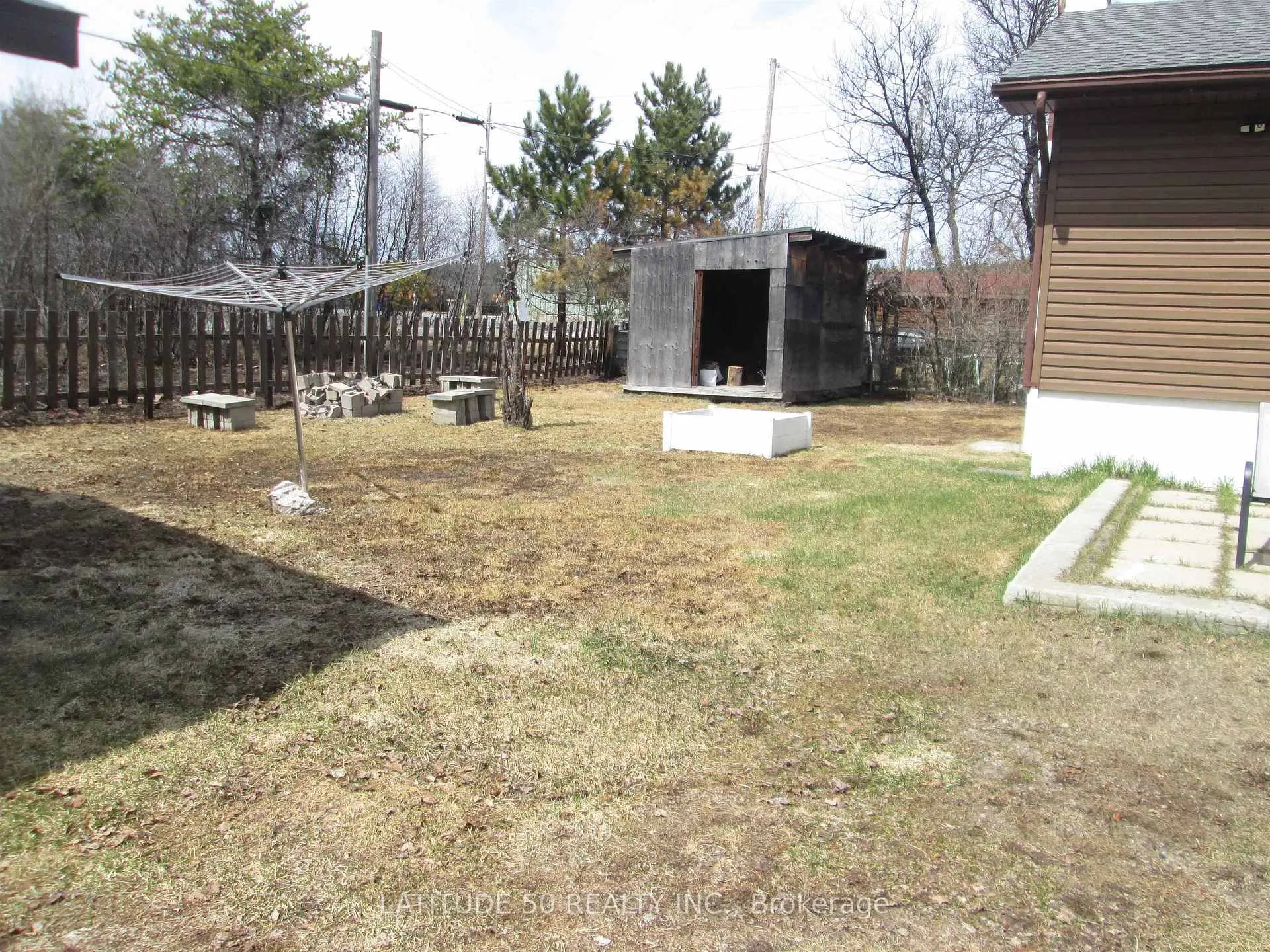 Photo 5 of 208 West Street, Ignace — HOMEH
