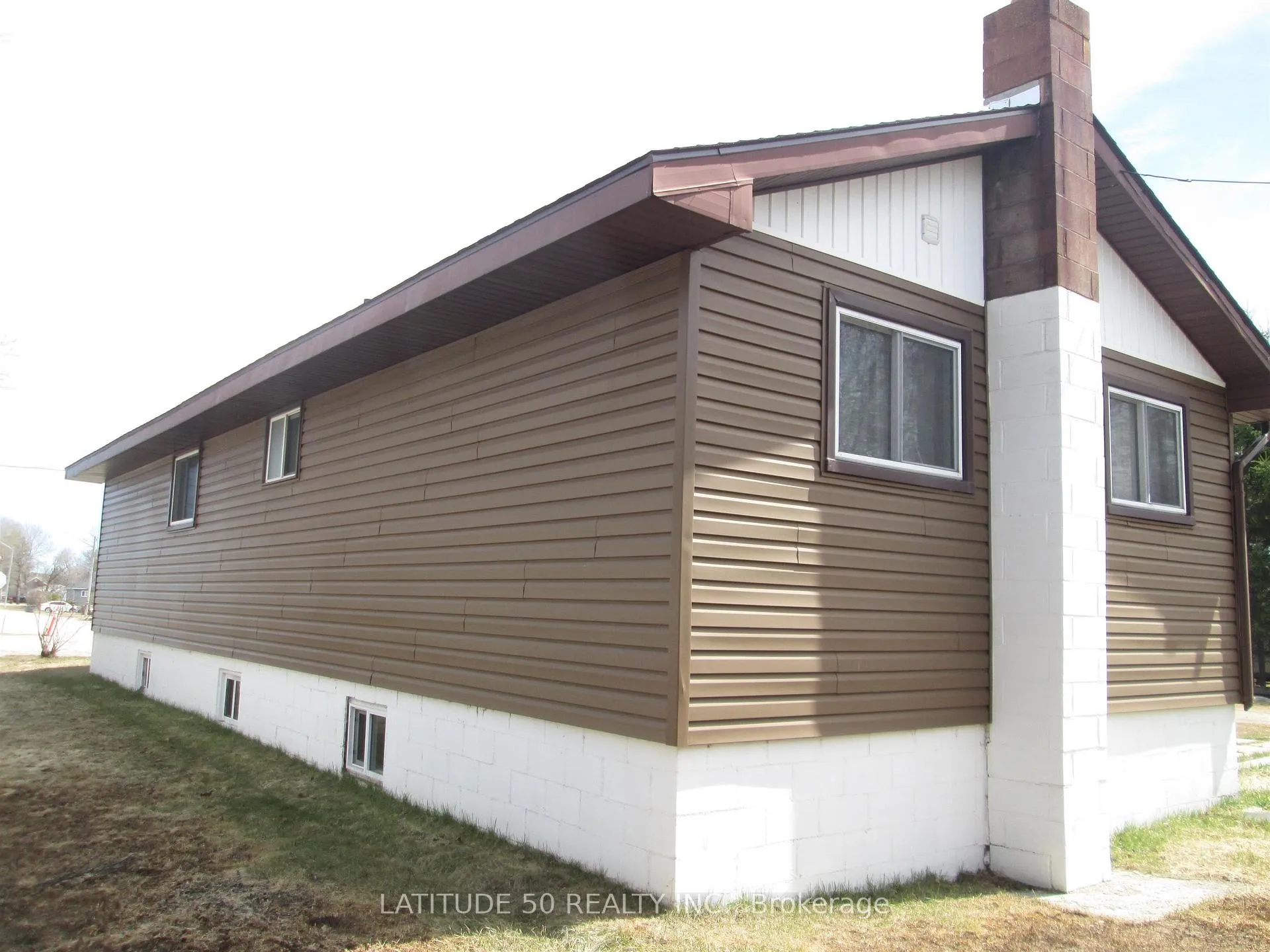 Photo 8 of 208 West Street, Ignace — HOMEH