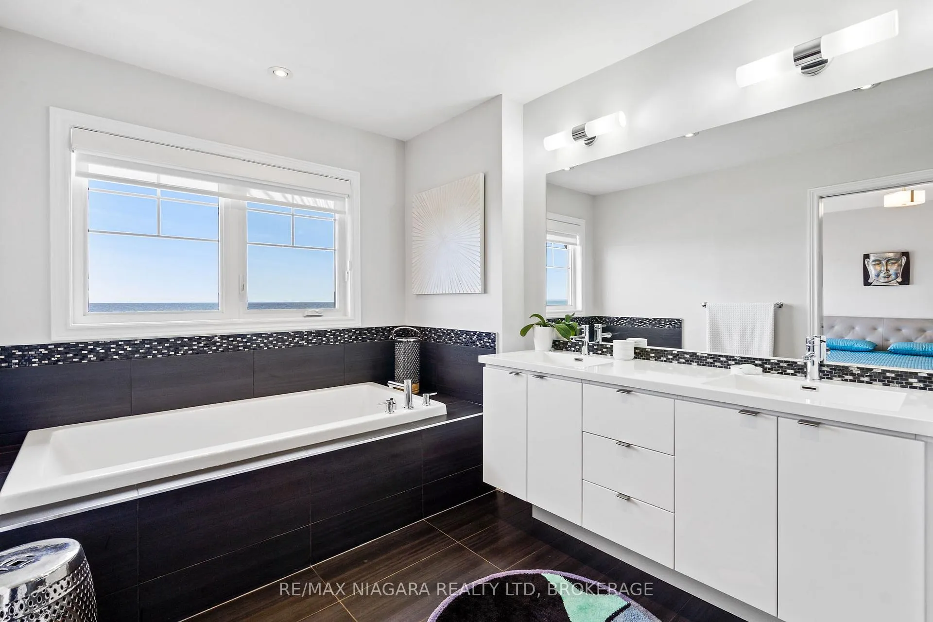 Photo 20 of 60 Waterview Lane, Grimsby, Grimsby Beach — HOMEH