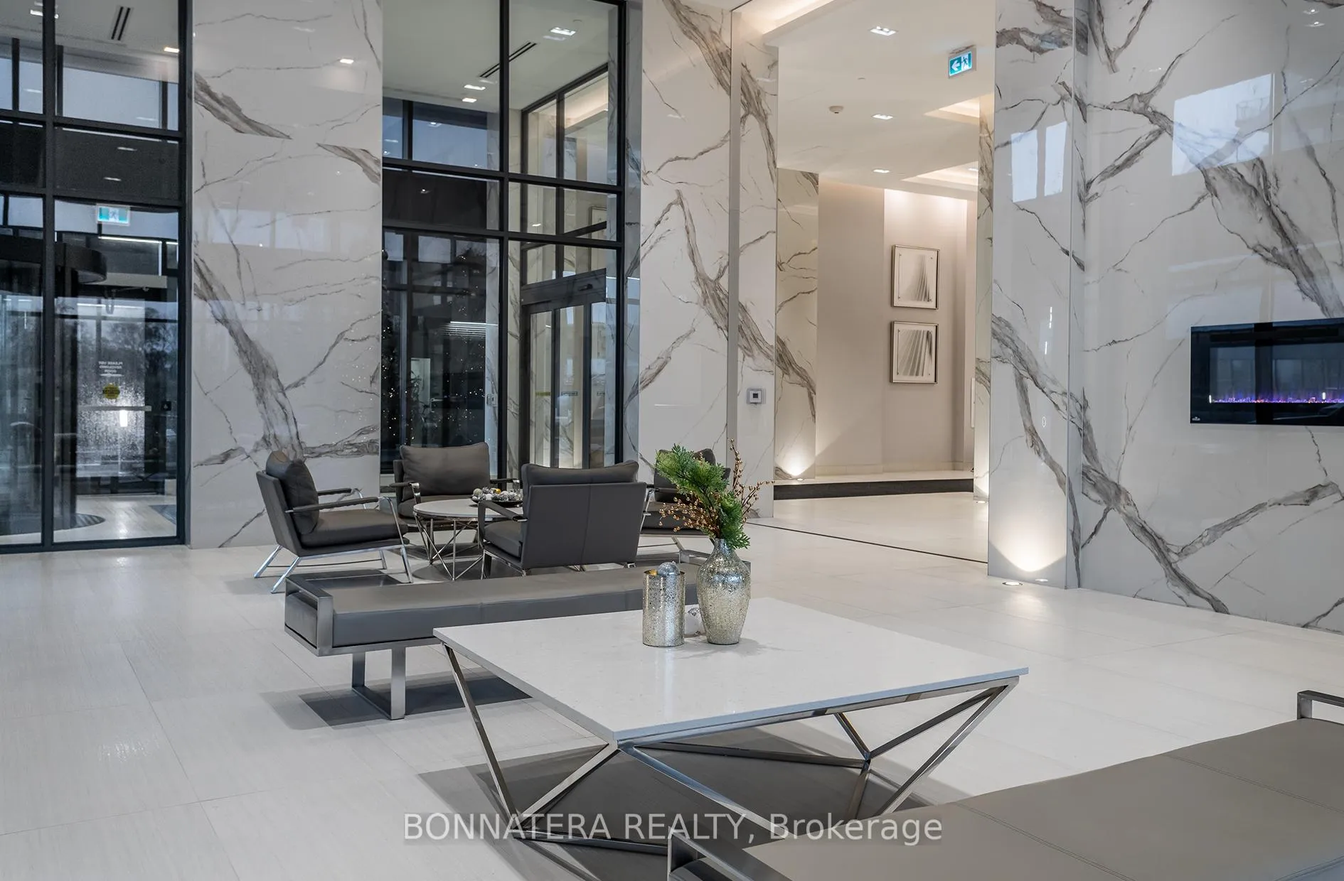Photo 4 of Unit 1108, 20 Shore Breeze Drive S, Etobicoke, Mimico — HOMEH