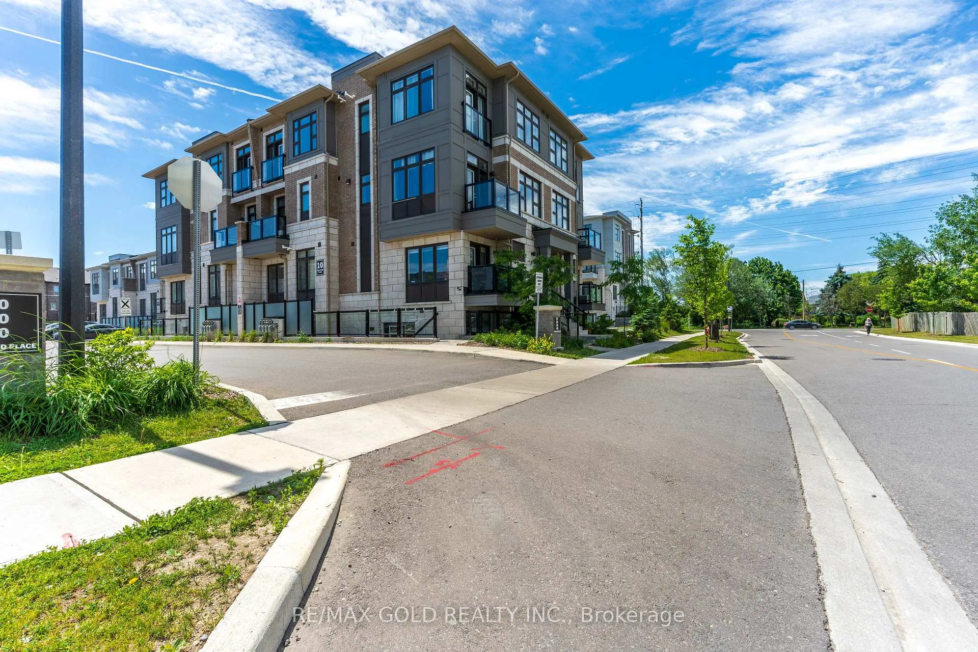 Photo 2 of Unit 308, 10 Halliford Place, Brampton, Goreway Drive Corridor — HOMEH