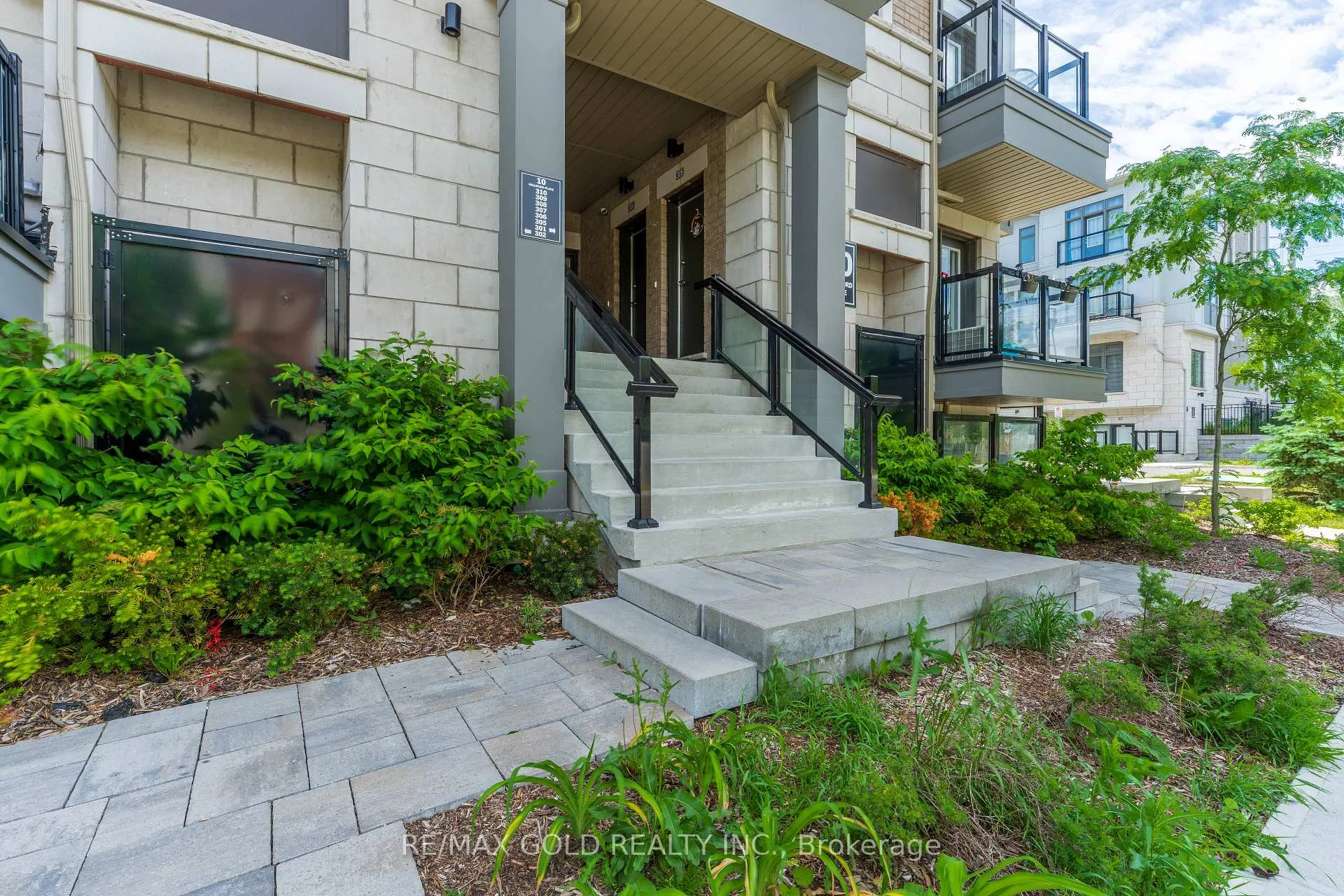 Photo 4 of Unit 308, 10 Halliford Place, Brampton, Goreway Drive Corridor — HOMEH