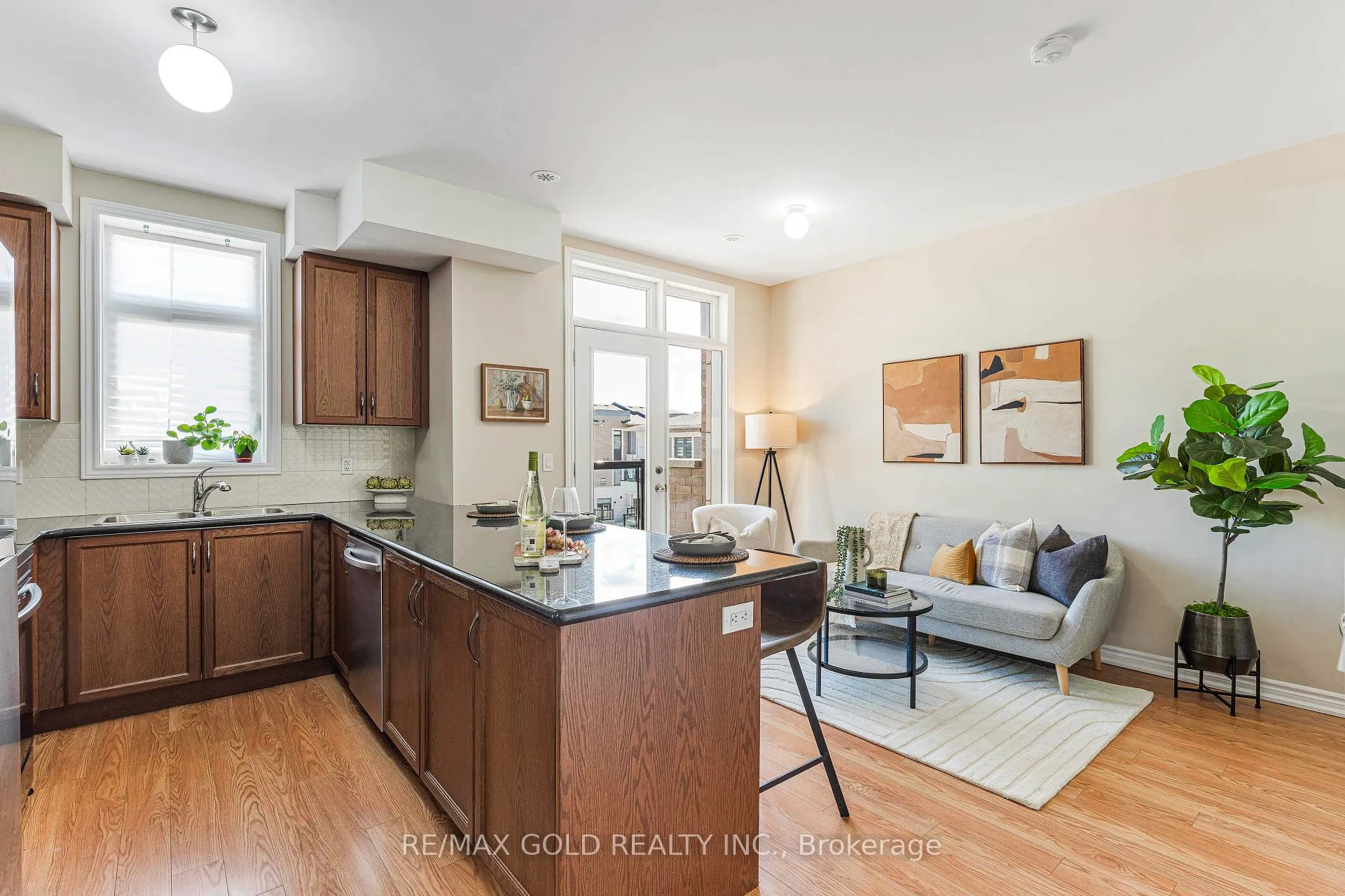 Photo 8 of Unit 308, 10 Halliford Place, Brampton, Goreway Drive Corridor — HOMEH