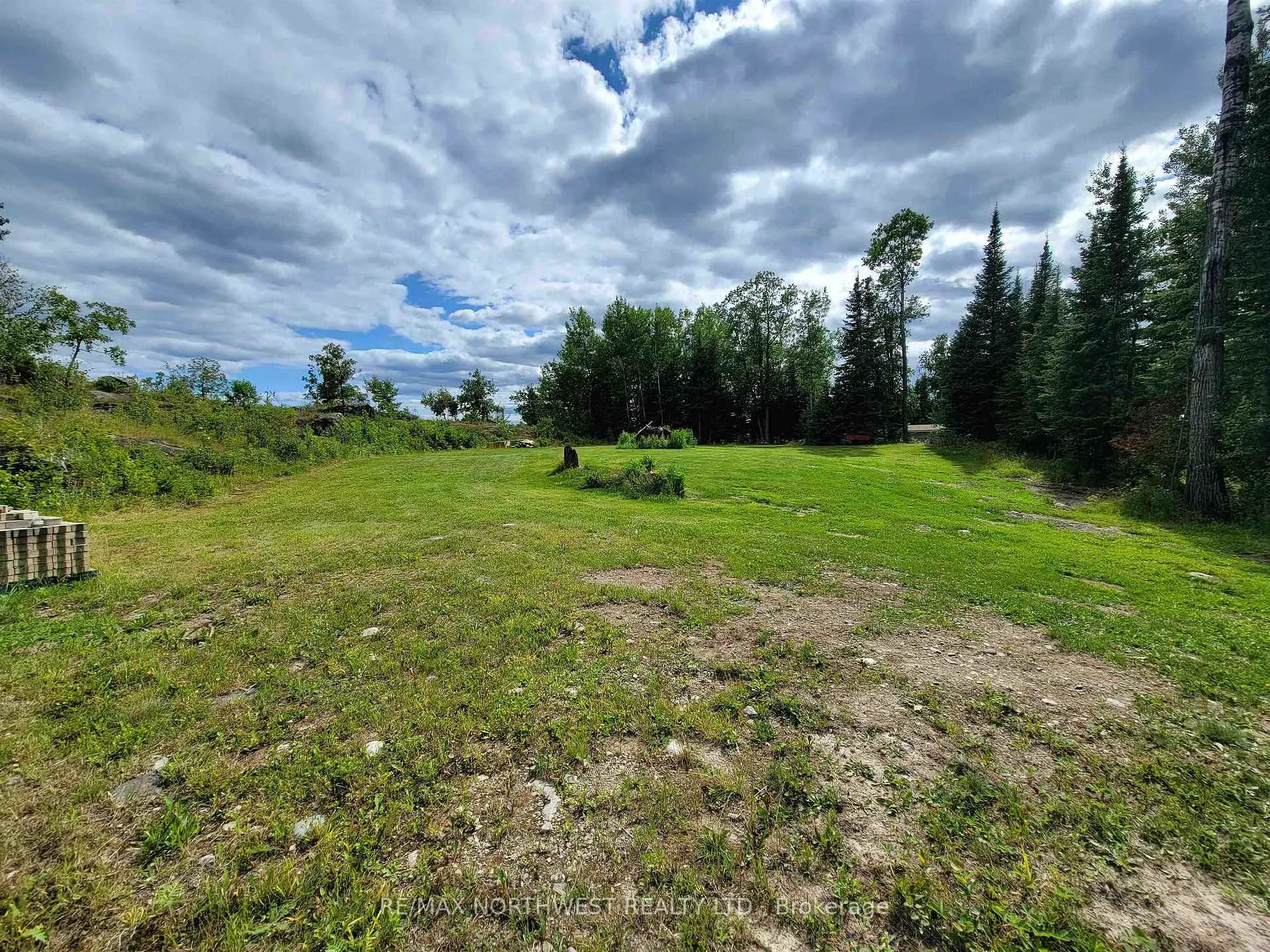 Photo 6 of 1319 Laurenson Lake, Kenora, Lakeside — HOMEH