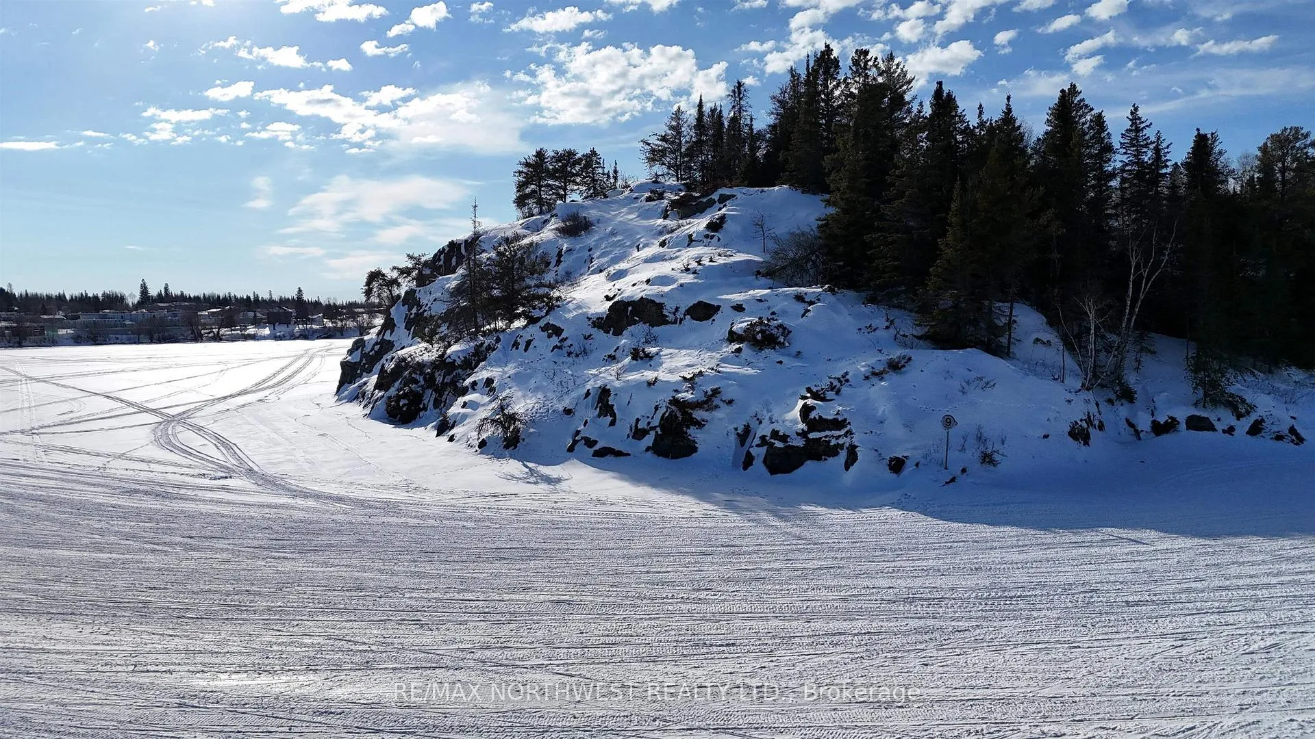 Photo 11 of 1319 Laurenson Lake, Kenora, Lakeside — HOMEH