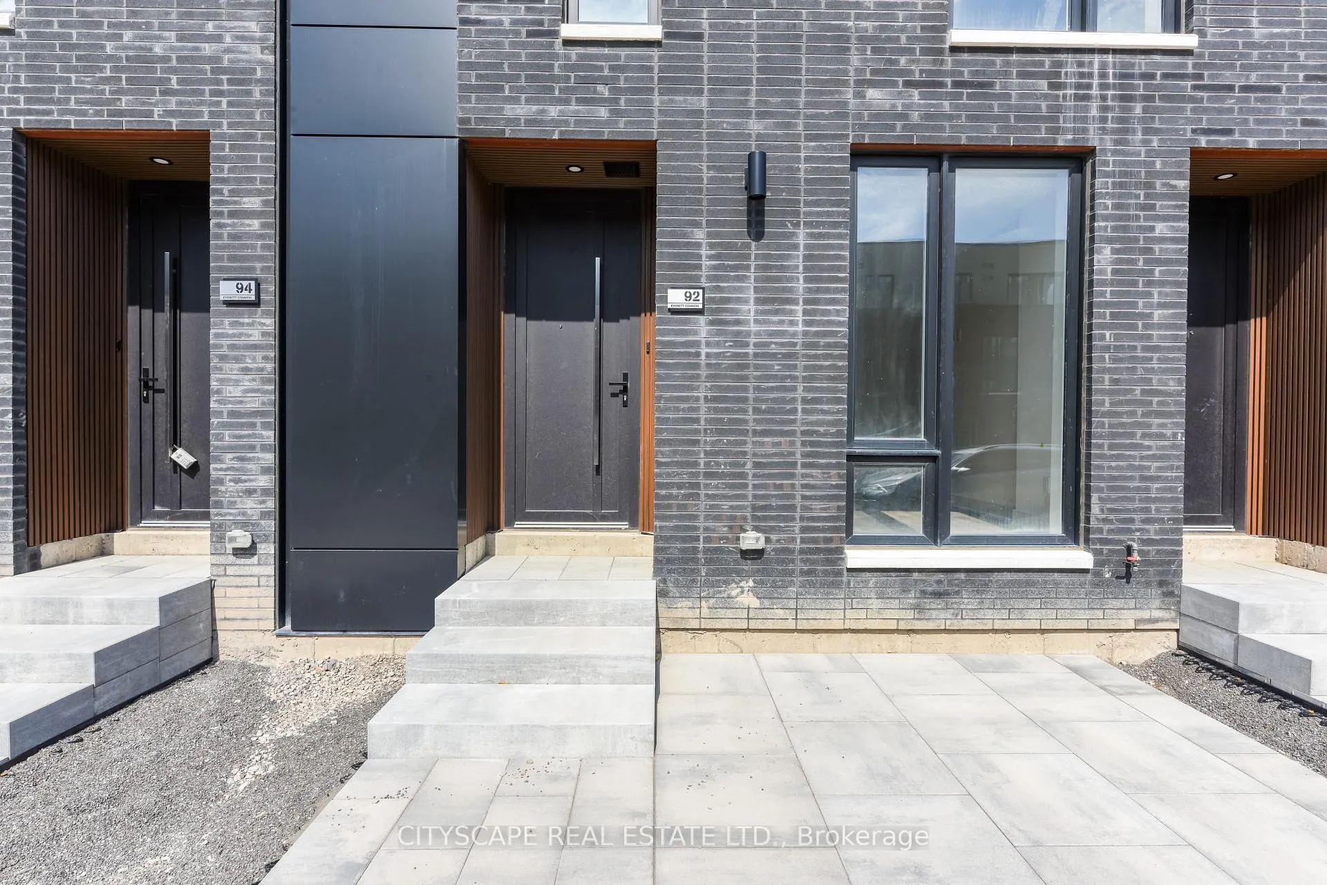 Photo 4 of Unit 92, 92 Everett Common, St. Catharines, Oakdale — HOMEH