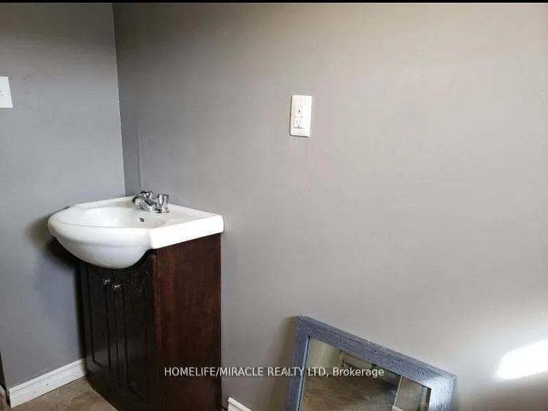 Photo 10 of Unit Unit 2, 598 Front Street, Oshawa, Central — HOMEH