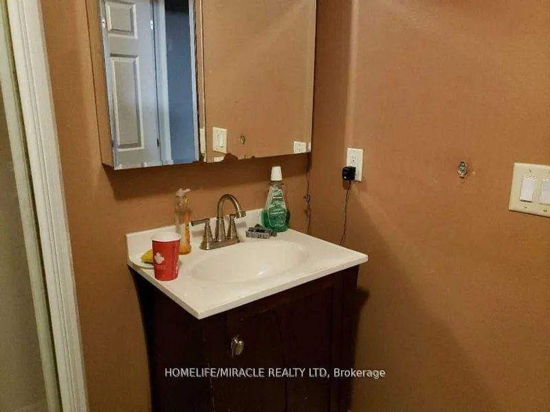 Photo 11 of Unit Unit 2, 598 Front Street, Oshawa, Central — HOMEH