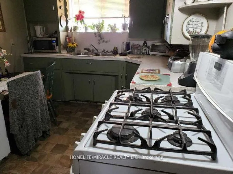 Photo 13 of Unit Unit 2, 598 Front Street, Oshawa, Central — HOMEH