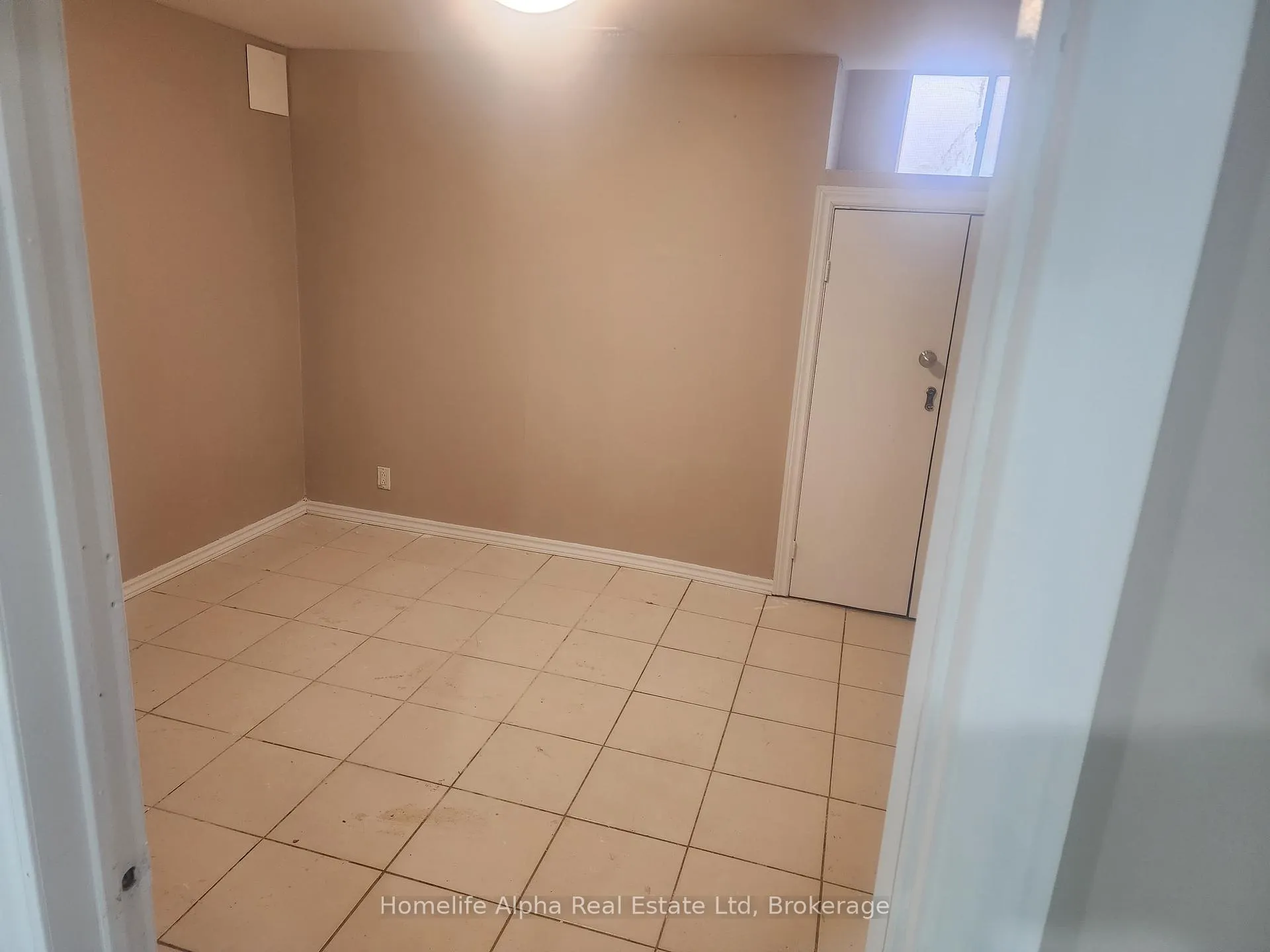 Photo 3 of Unit BSMNT, 101 Narrow Valley Crescent, Brampton, Sandringham-Wellington — HOMEH